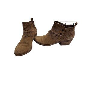 BareTraps Womens Greta Ankle Boots Tan Sz 7 M Suede Zip Snap Block Heel Bootie